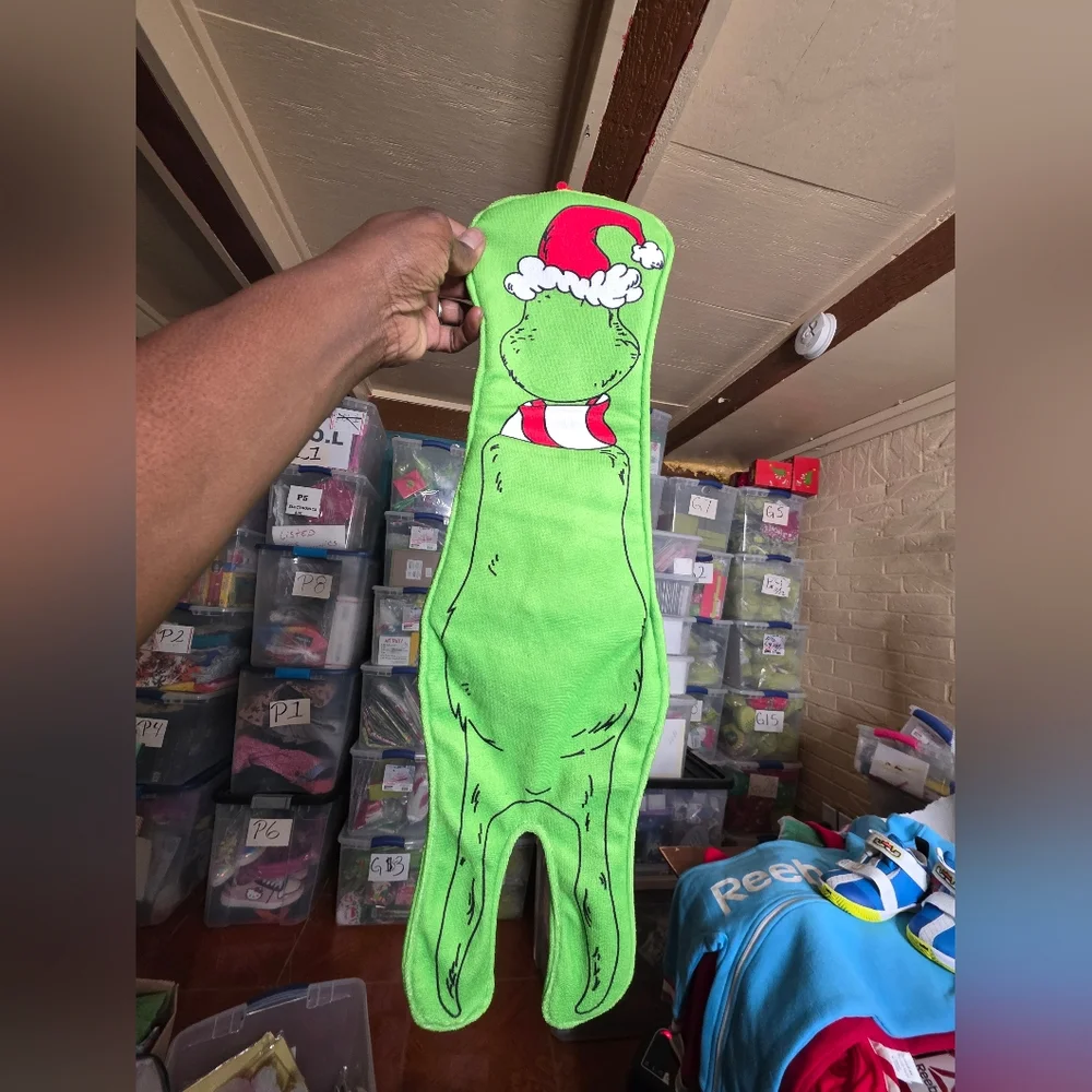 Green Character Christmas Towel Holder